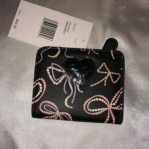 Betsey Johnson Luv Betsey Snap Card Wallet Black With Faux Pearl Bow Print NWT